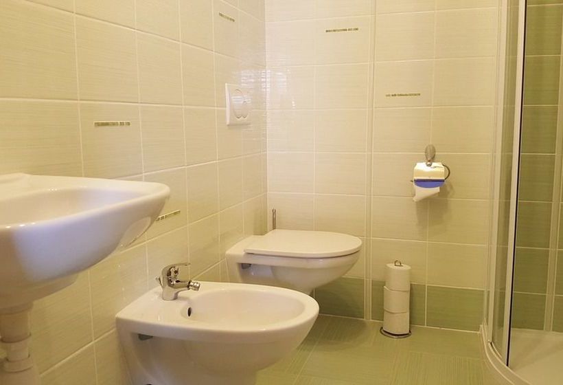 Hôtel House Of Roses 17