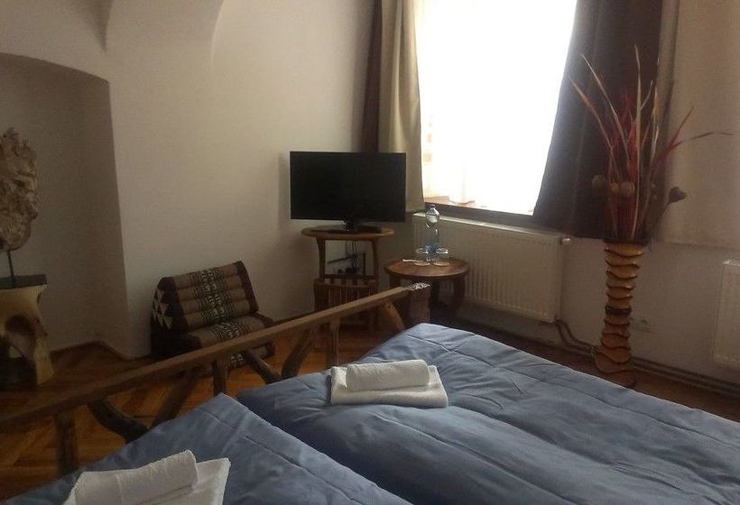 Hôtel House Of Roses 5