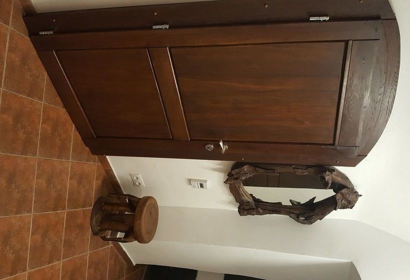 Hôtel House Of Roses 7