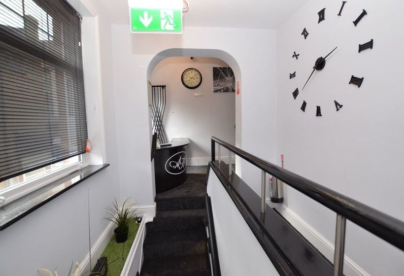 Pension (Hôtel basse catégorie) Addison House