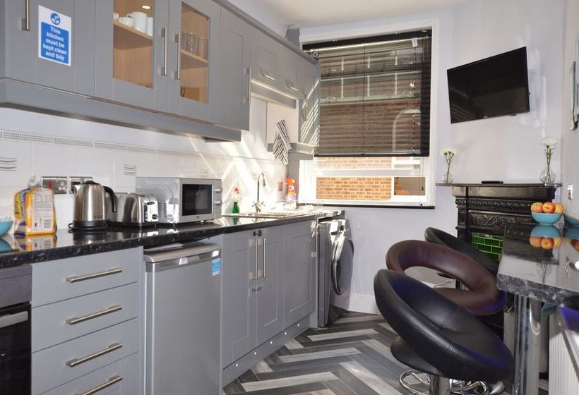 Pensione Addison House 14