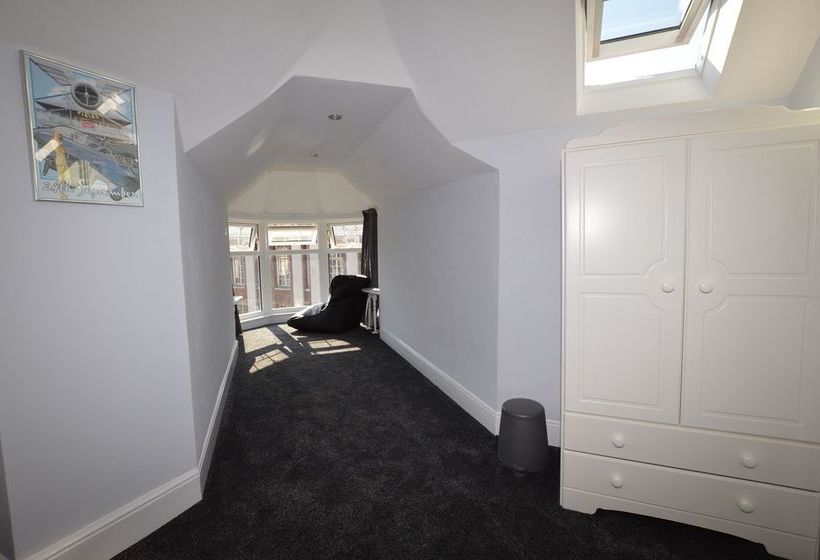 Pensione Addison House 9