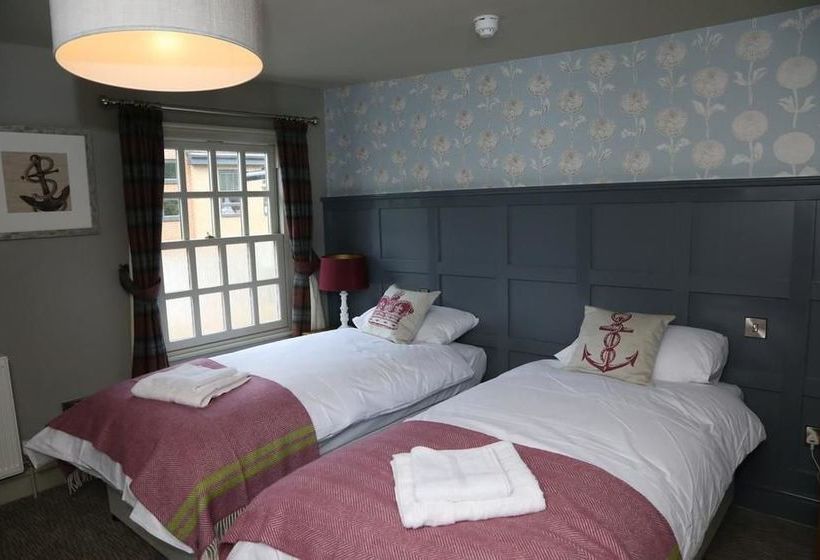 Hostal Crown And Anchor 4