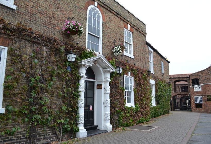 The Exchange Coach House Inn