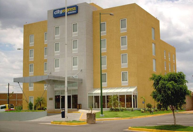 Hotel City Express Tepatitlan 