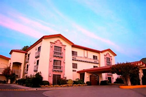 Quinta Dorada Hotel & Suites  | Saltillo | Coahuila | México 8