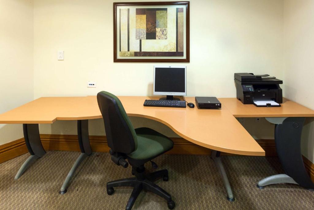 Best Western PLUS Nuevo Laredo Inn & Suites 12