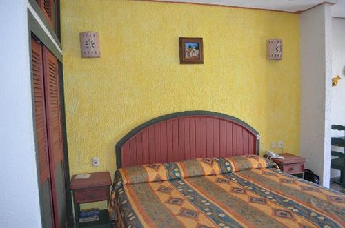 Hotel Suites Los Arcos