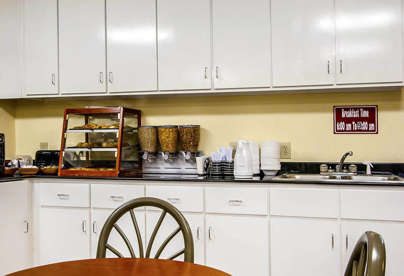 Hotel Econo Lodge  | Prattville | Alabama | United States 8