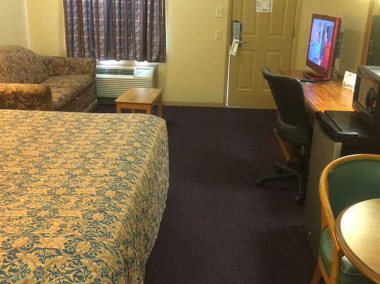 Hotel McClellan Inn  | Anniston | Alabama | United States 3