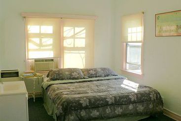 Hotel del Flores California