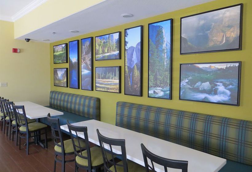 Hotel Comfort Suites  | Fresno | California | United States 14