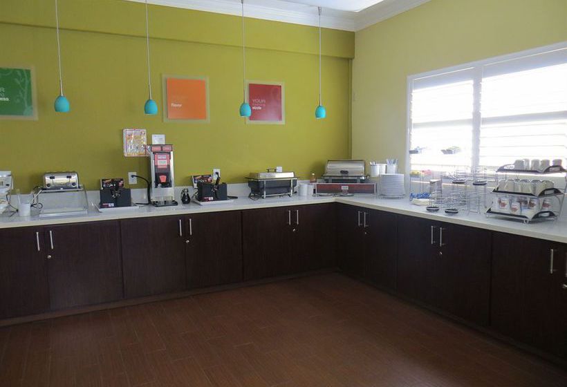 Hotel Comfort Suites  | Fresno | California | United States 18