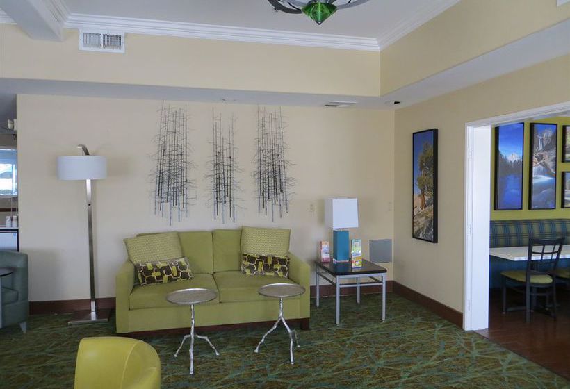 Hotel Comfort Suites  | Fresno | California | United States 6