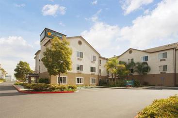Hotel Crossland  | Gardena | California | United States 1