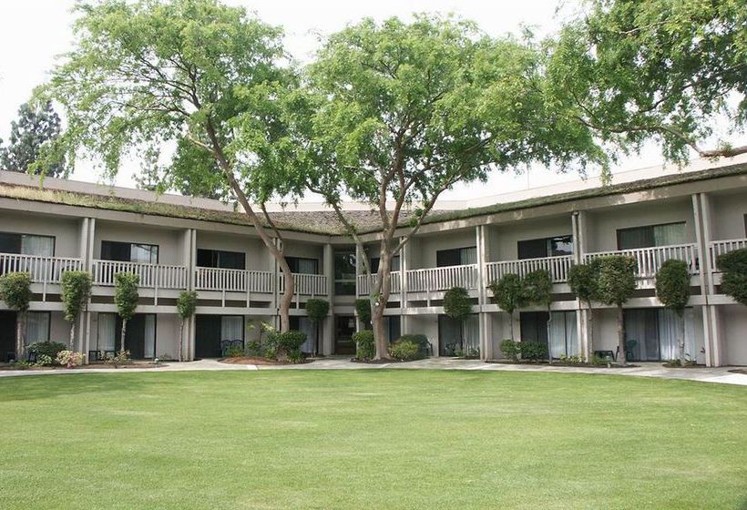 Hotel Piccadilly Inn Airport