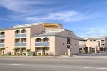 Motel Super 8 Escondido 