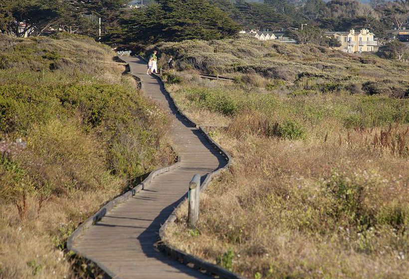 Hotel Pelican Suites Cambria