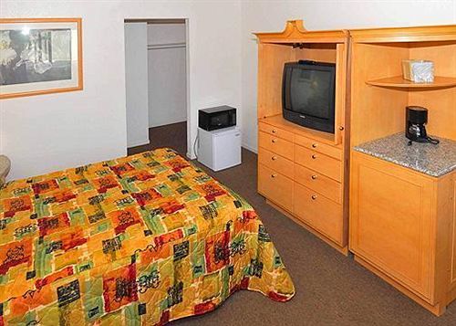 Hotel Rodeway Inn Fresno  | Fresno | California | United States 11