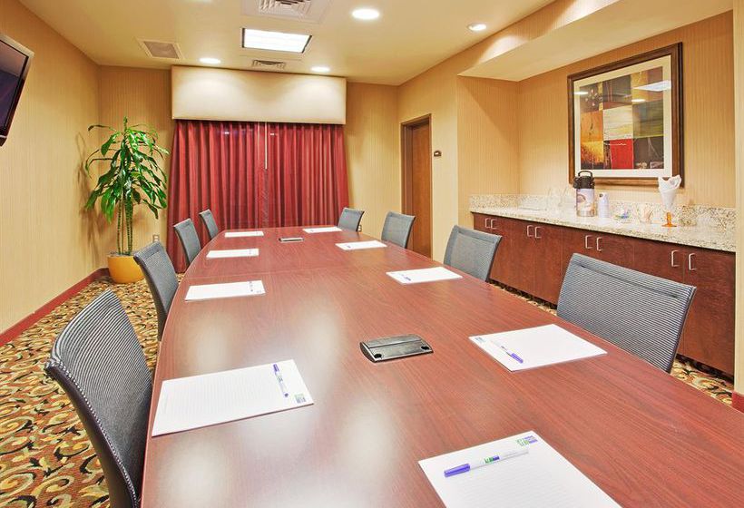 Hotel Holiday Inn Express Atascadero California