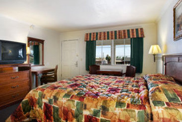 Hotel Super 8 Hanford  | Hanford | California | United States 3