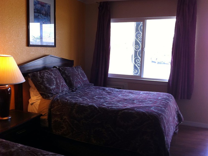 Holiday Motel Fresno