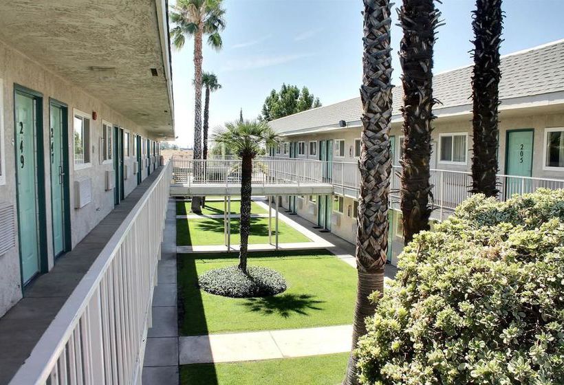 Motel 6 Bakersfield East  | Bakersfield | California | United States 3