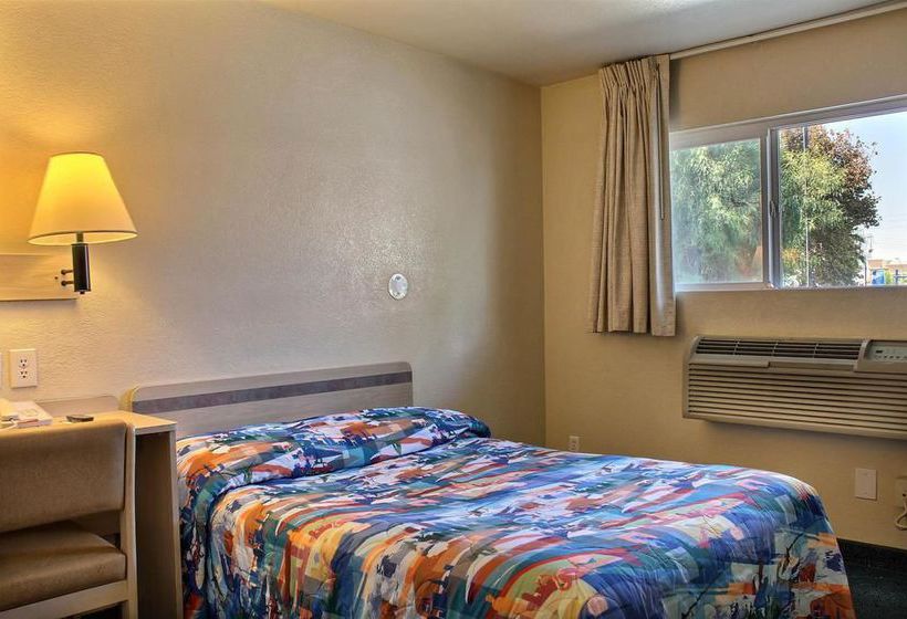 Motel 6 Bakersfield East  | Bakersfield | California | United States 6