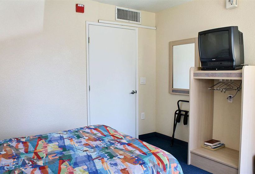 Motel 6 Bakersfield South  | Bakersfield | California | United States 8