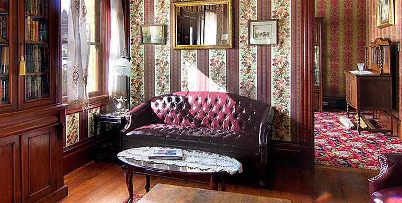 Bed and Breakfast Gingerbread Mansion 