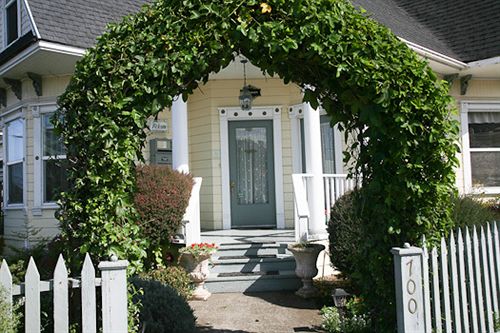 Bed and Breakfast Atrium - Garden Inn By The Sea  | Fort Bragg | California | United States 9