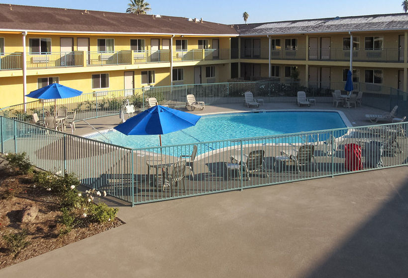 Hotel Quality Inn & Suites Bakersfield  | Bakersfield | California | United States 19