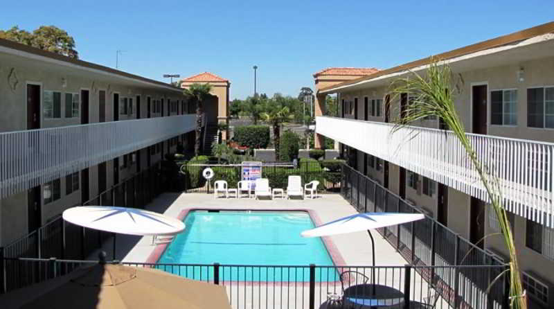 Hotel Americas Best Value Inn Fresno Convention Center Downtown  | Fresno | California | United States 17
