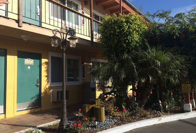 Motel Sandyland Reef Inn  | Carpinteria | California | United States 3