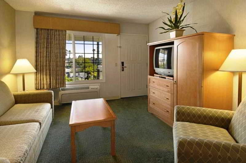 Hotel Ramada Inn & Suites Costa Mesa  | Costa Mesa | California | United States 5