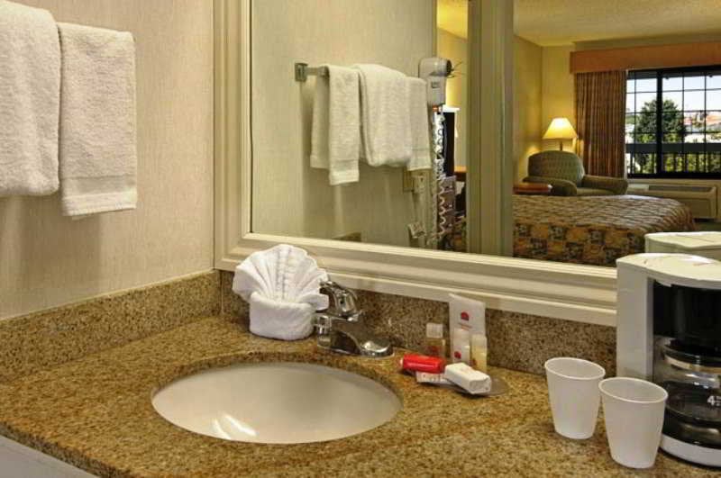 Hotel Ramada Inn & Suites Costa Mesa  | Costa Mesa | California | United States 7