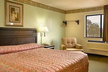 Super 8 Motel  | Gilroy | California | United States 4