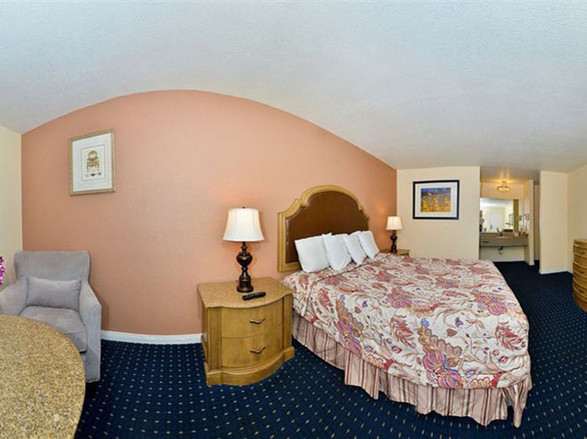Hotel Red Tile Inn  | Colton | California | United States 3