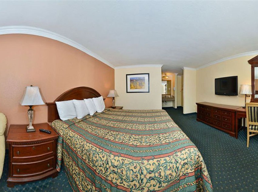Hotel Red Tile Inn  | Colton | California | United States 6