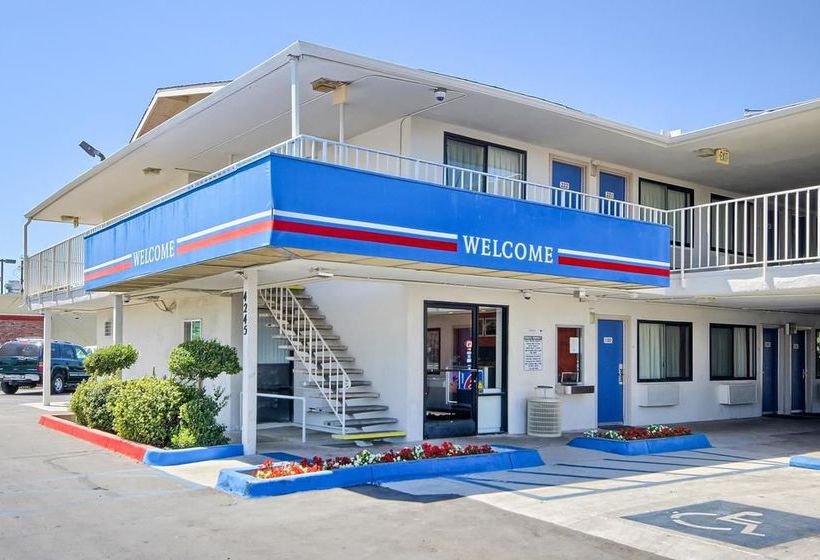Motel 6 Blackstone North  | Fresno | California | United States 18
