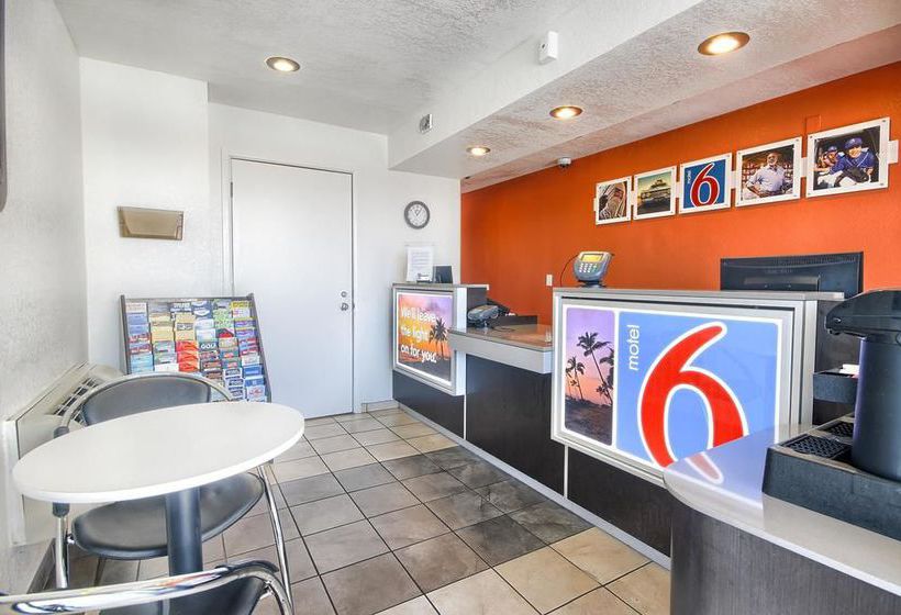 Motel 6 Blackstone North  | Fresno | California | United States 19