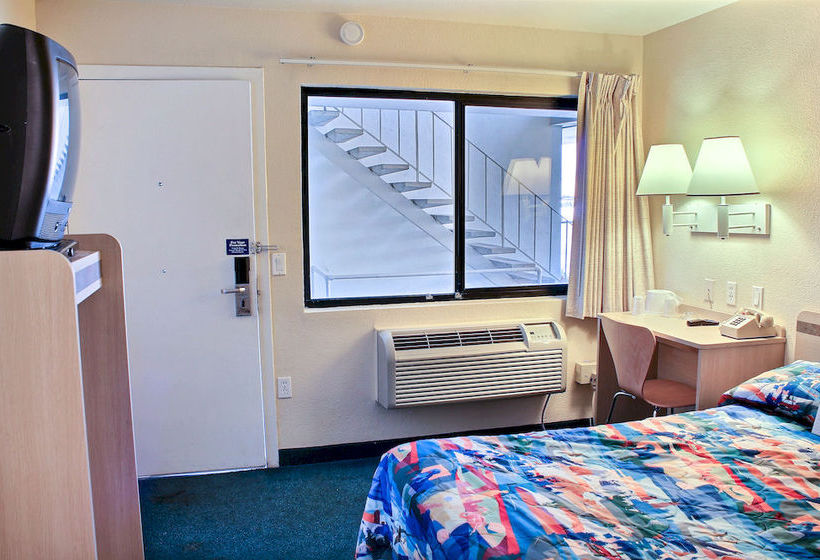 Motel 6 Blackstone North  | Fresno | California | United States 6