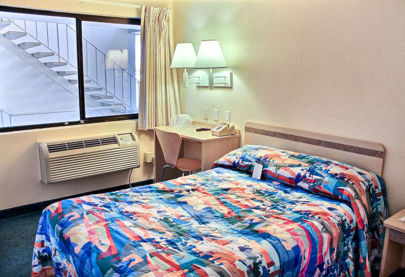 Motel 6 Blackstone North  | Fresno | California | United States 8