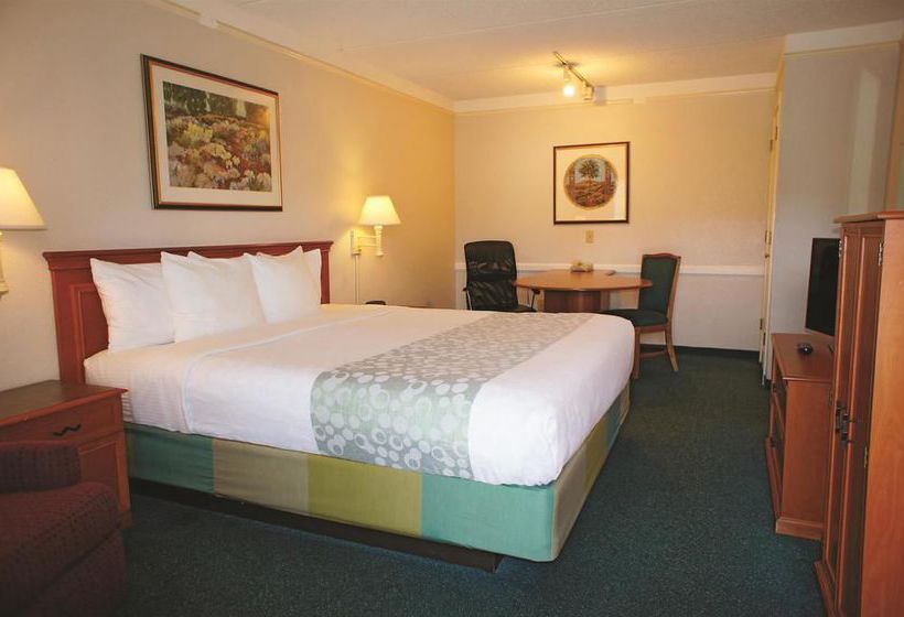 Hotel La Quinta Inn Bakersfield  | Bakersfield | California | United States 3