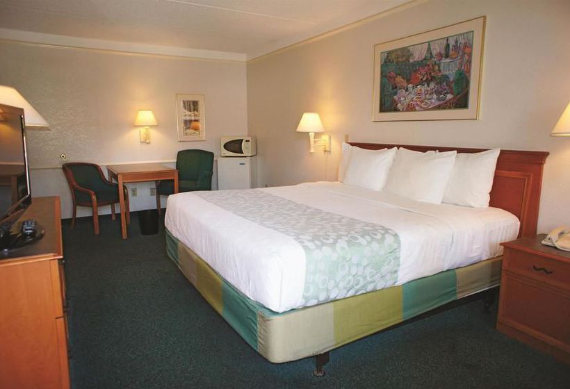 Hotel La Quinta Inn Bakersfield  | Bakersfield | California | United States 4