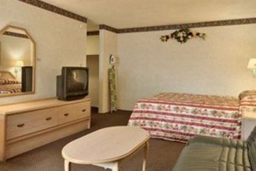 Hotel Super 8 Fresno Convention Centre Area  | Fresno | California | United States 3