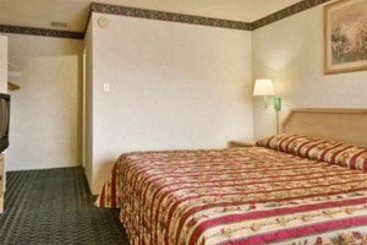 Hotel Super 8 Fresno Convention Centre Area  | Fresno | California | United States 4
