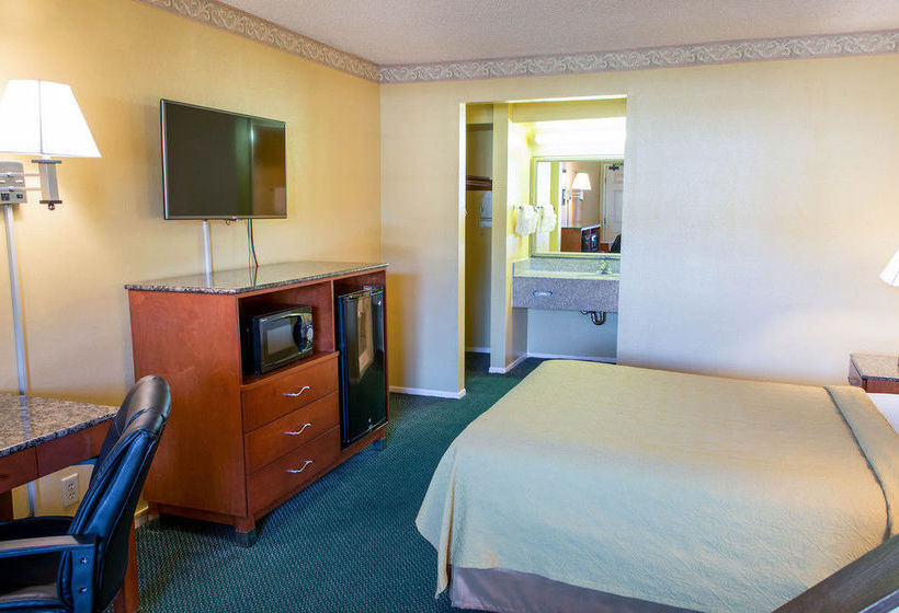 Hotel Quality Inn Suites Camarillo California