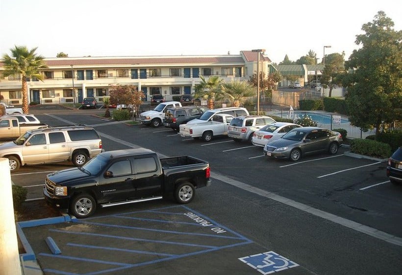 Hotel Bakersfield Inn & Suites  | Bakersfield | California | United States 1