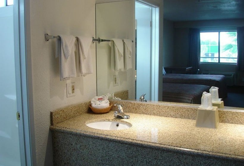 Hotel Bakersfield Inn & Suites  | Bakersfield | California | United States 3